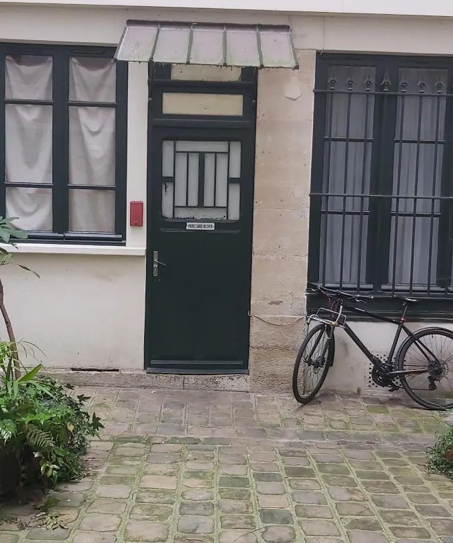 Studio Pres Du Gare Du L'Est パリ
